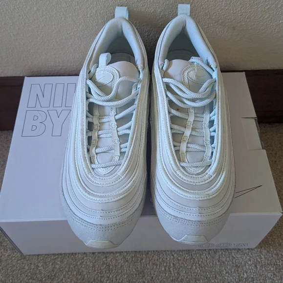 Nike Air Max 97 Barely Green Size 8.5 Women's - Picture 3 of 6